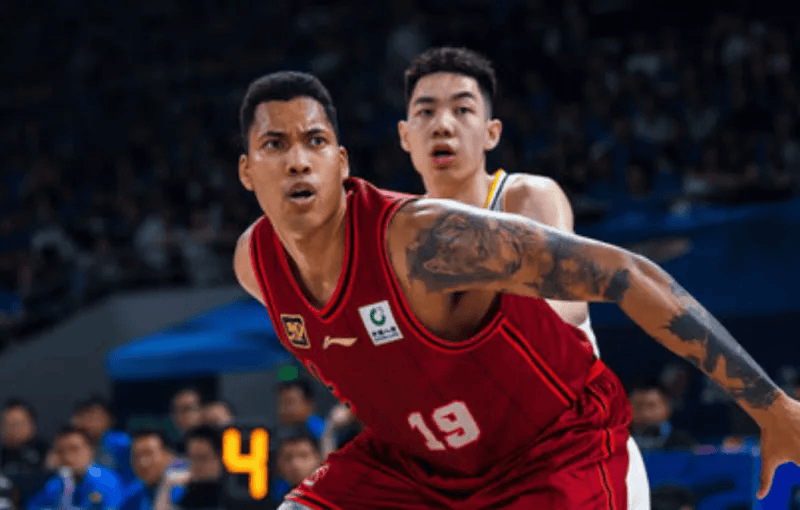 宋翔: 丘天目前恢复情况不错, 但何时重返球场仍无明确消息