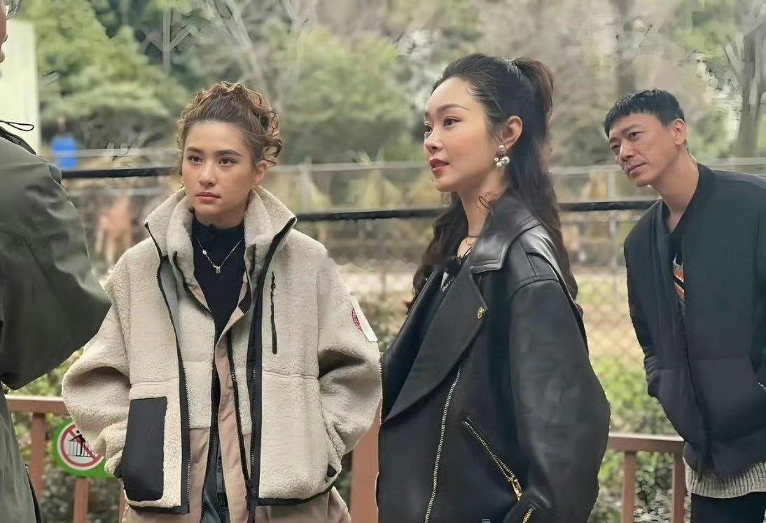 这就是豪门千金和明星的区别吧