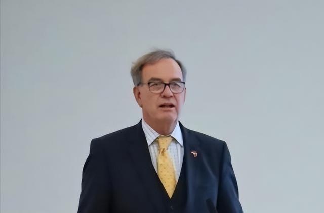 德国：中美打不起来了，因为打了也白打！日前德国教授曾坦率指出：美国不是害怕中国，