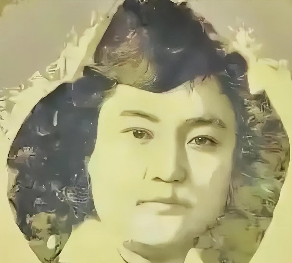 1940年，军统女特工王宝云被绑在老虎凳上，已经加到第三块砖，她疼得大汗淋漓。日