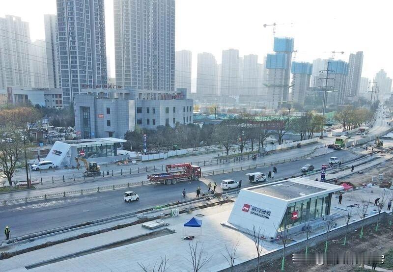 西安地铁十五号线开通在即，长安街沿线围挡已经拆除了！15号线沿线西安地铁西安
