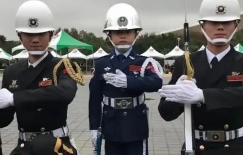 国家统一后18万台军怎么办？有消息称，台湾现役部队大约有18万人左右，统一后这部