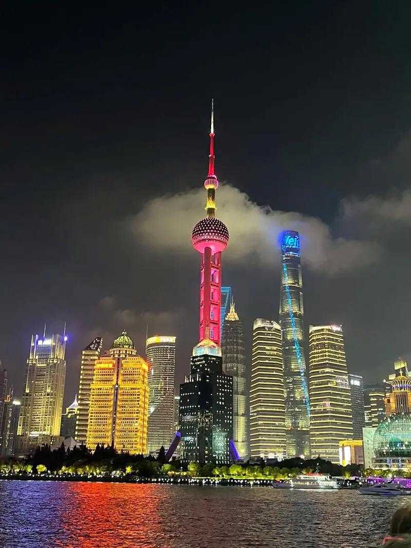 上海最近10年房价2014年：均价37659元/平方米2015年：均价453