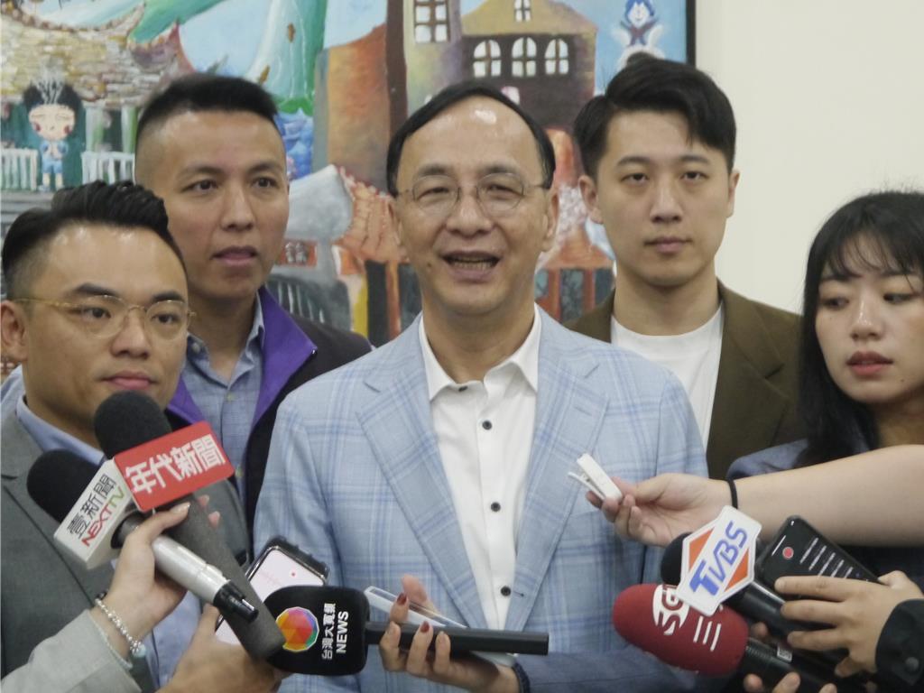 今日（3日），朱立伦在接受媒体访问时再度强调，当前最为关键的是全体成员团结一心。