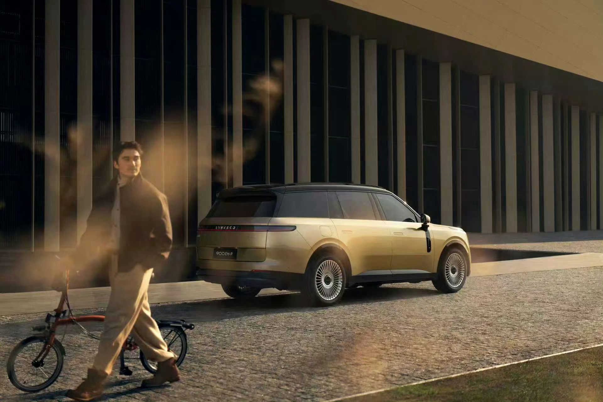 我一直说让领克赶紧趁着900还挺火，出800卖大5座，顺手把价格打下来，但没想到