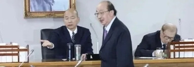 台湾省立法机构负责人韩国瑜昨天下午召集党团协商时，民进党团总召柯建铭胡搅蛮缠喋喋