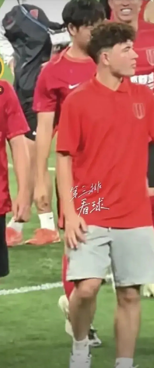 艾比布拉足坛又一个方仲永，昙花一现，令人扼腕叹息。U17亚洲杯预选赛，艾比布