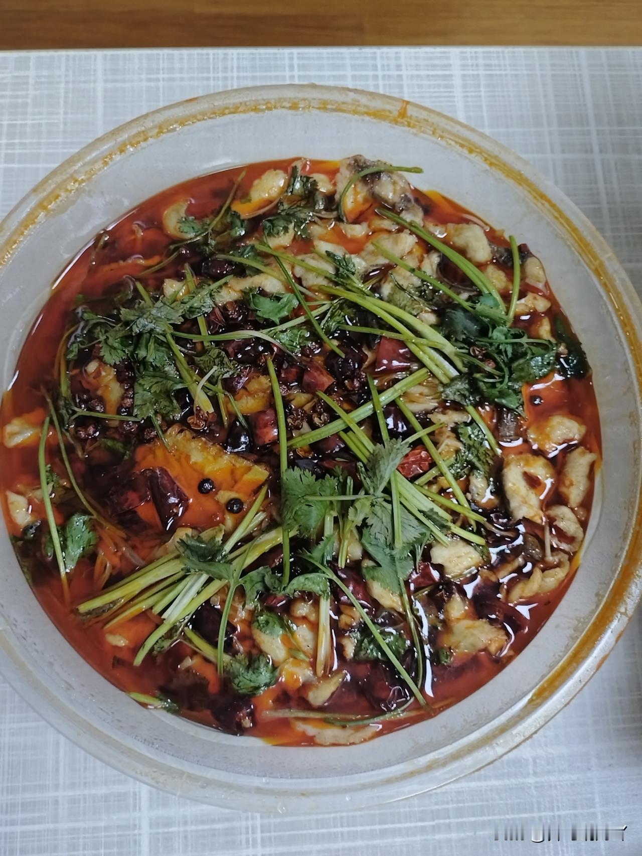 这是我公司同事做的又像毛血旺，又像酸菜鱼，味道真的好赞好赞哦。中午吃饭的时候