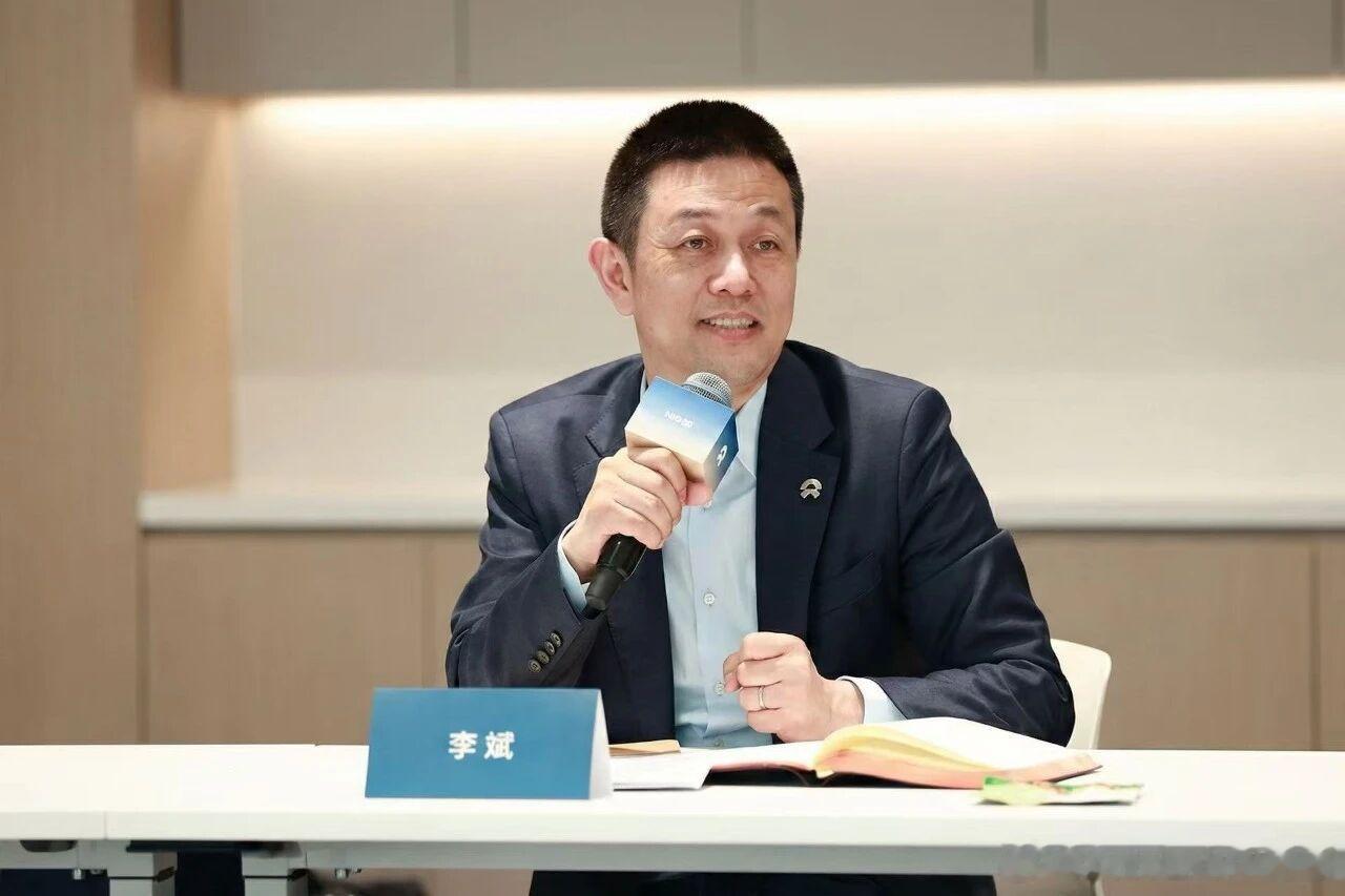 蔚来李斌在最近的财报媒体会上，透露了几个值得关注的信息1、四季度销量肯定会下降，