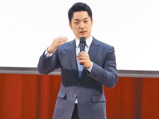 卓荣泰“轮回说”挨轰蒋万安批：最该被轮回的就是“行政院”台行政机构负责人卓荣