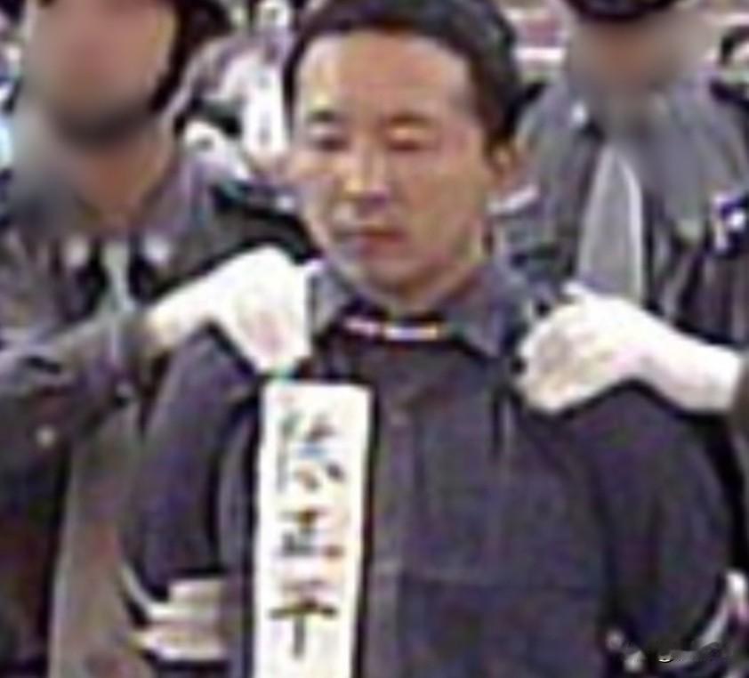 2002年9月14日早上八点，南京汤山作厂小学，百多学生集体呕吐抽搐，建筑工地亦