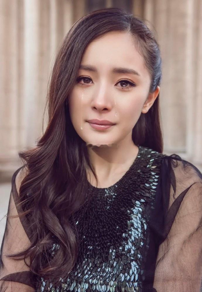 现在回过头去看当年小时代的海报，真是浓浓一股非主流味，大家哭的都没有什么感情的样