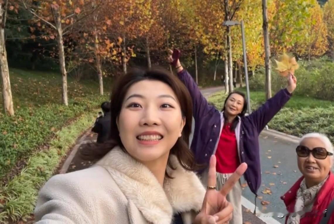 失踪人口袁心玥再次上线了！近日、在社交媒体平台上看到了袁心玥发的一组照片，在重庆