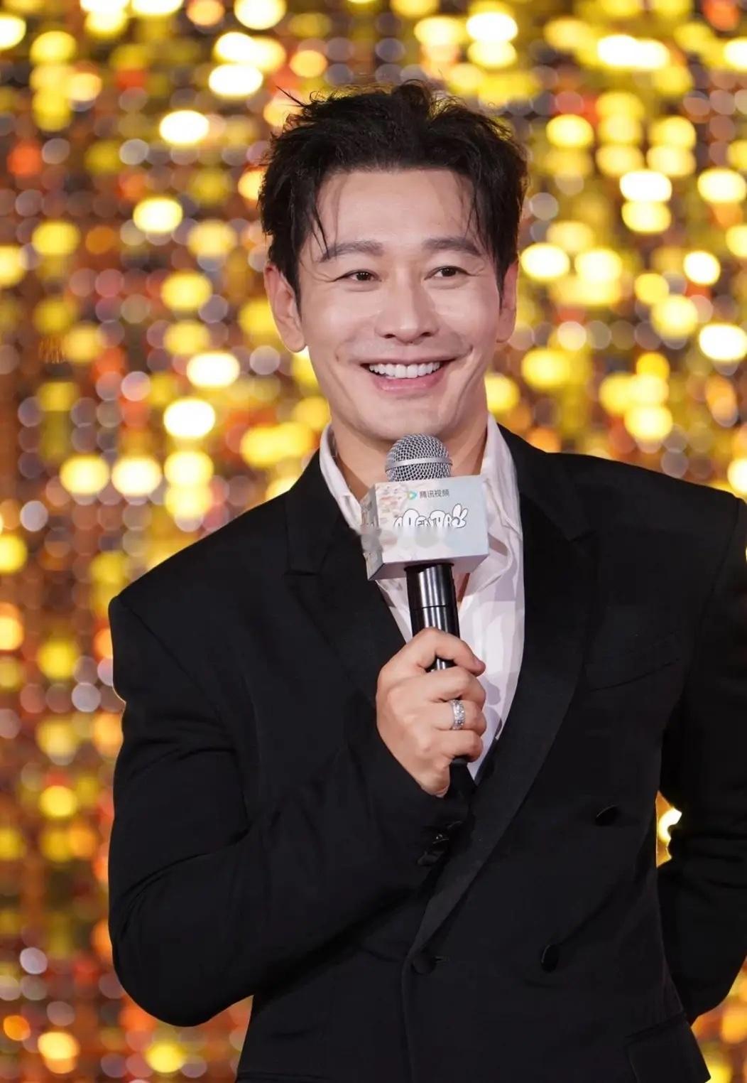 黄晓明再次轰动娱乐圈，这次不是因为要和杨颖复合，而是6月10日这天，他迎来了人生