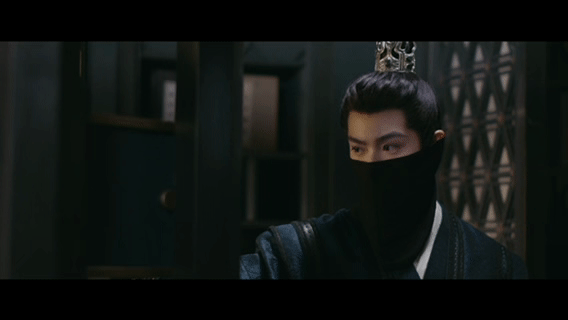 丁禹兮怎么摘下面巾更好看了丁禹兮半遮面氛围感遮面时眼神锐利有气场，眉骨阴影超绝