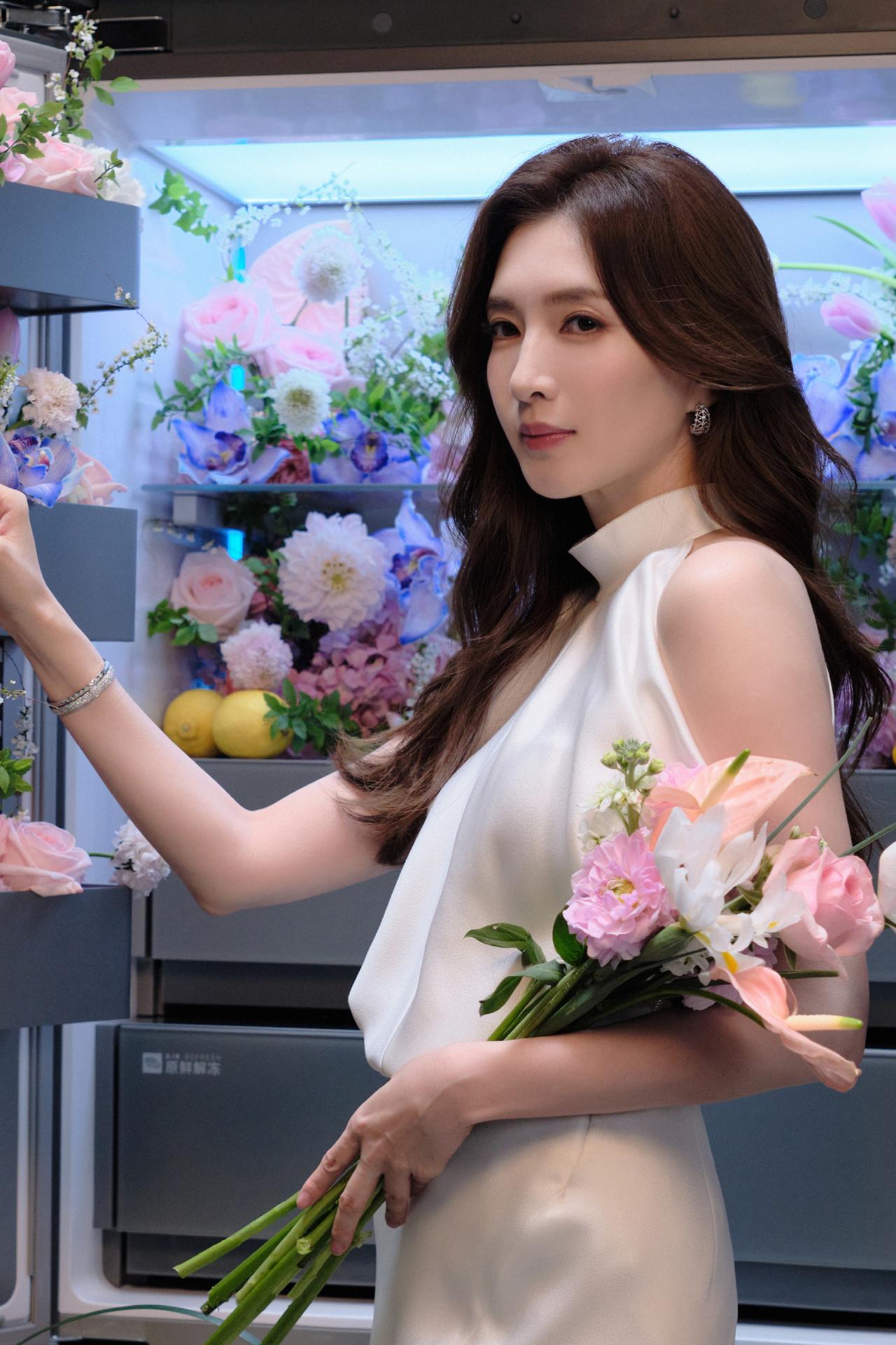 优雅知性大美女，恬静可爱[玫瑰]江疏影