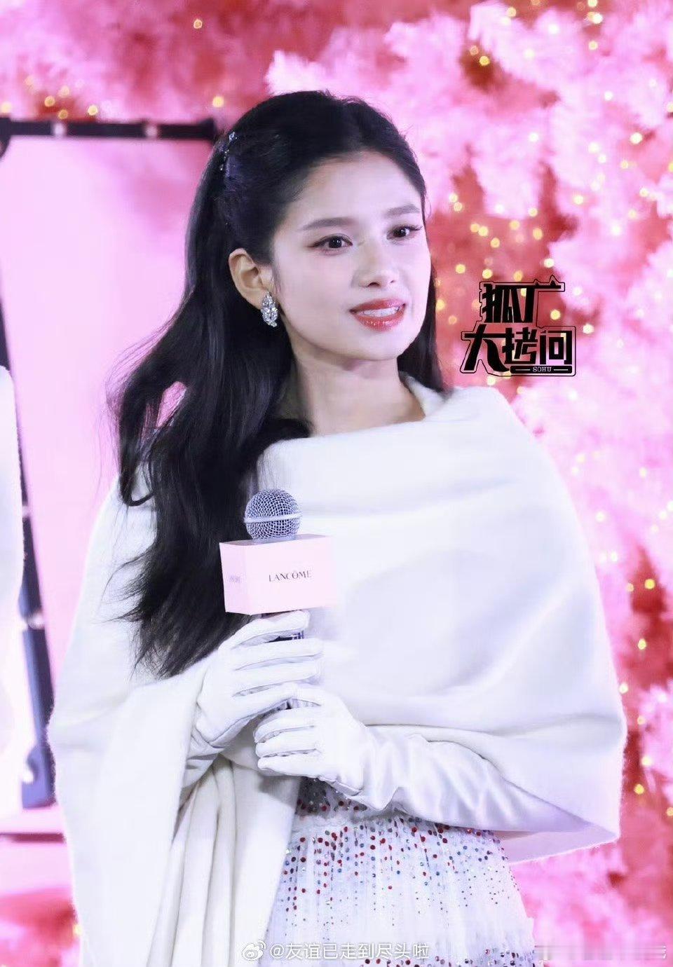 谁还记得张婧仪在小点燃时期的爱称就是公主好多候爱上她的公主👸🏻