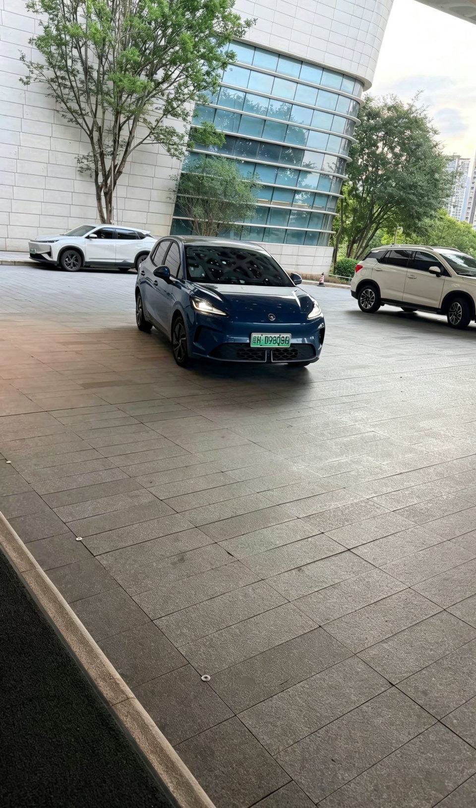 刚打网约车是个MG4我问师傅，我说马上极狐新车s3出换电的，是不是对网约