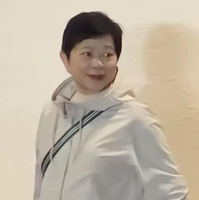 64岁无婚无子，她为郭富城付出了一辈子，这个人不是别人，正是郭富城的经纪人小美