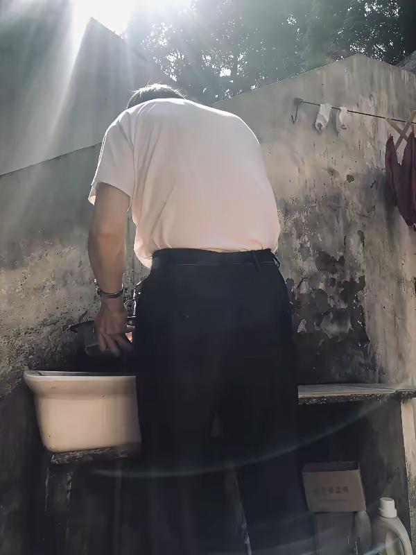 我瞒着我老公每个月给我爸500块钱我爸今年六十了在家种果树今年没什么