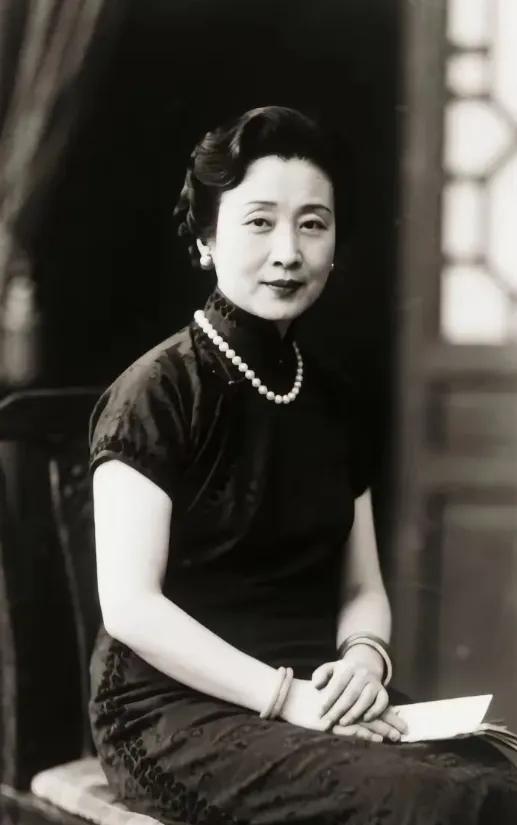 宋美龄106岁长寿真相曝光，医生翻她病历愣住：癌症确诊后，她每天雷打不动做3件事