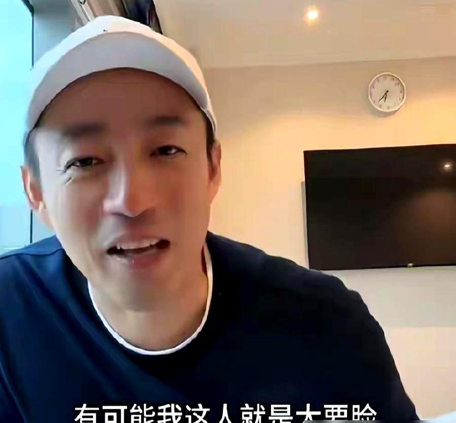 汪小菲连续19年给亲爹每月打5万，转头就当着全网骂张兰管得宽。当年他爹精神