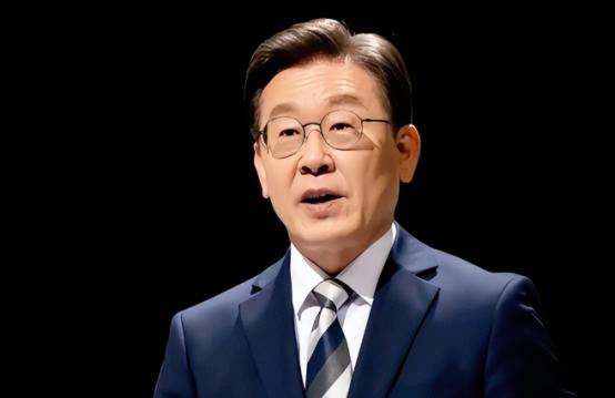 李在明可能是韩国最厉害的总统之一了，因为他干了前几任总统都不敢干的事。 麻烦