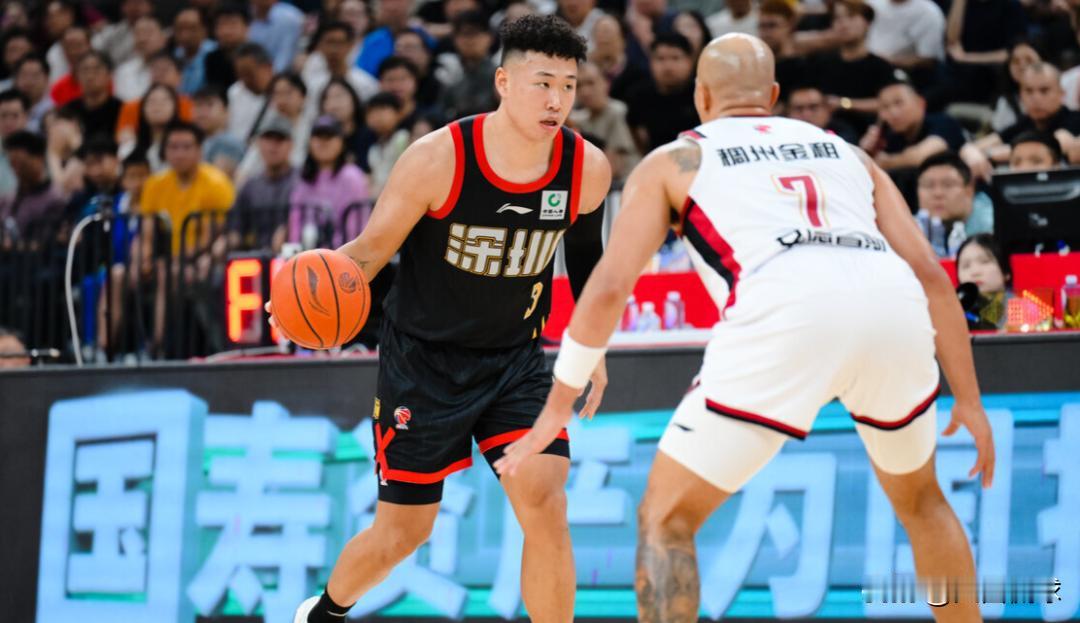 CBA季后赛8进4晋级形势变天！大爆冷！杨鸣盛赞他是男篮最强后卫，把我打下课了，