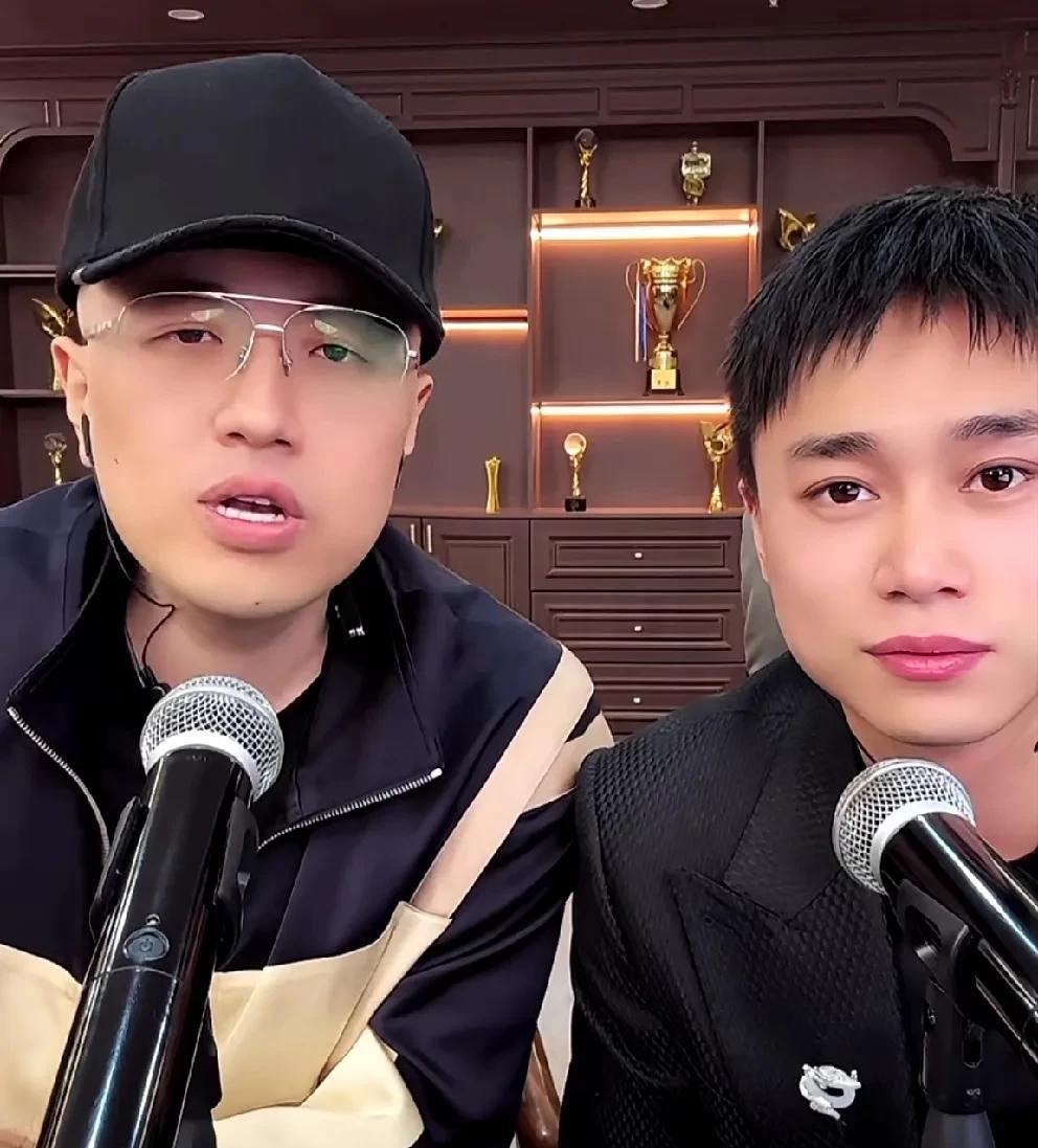 刘二狗猛夸伽佰是最强军师，手握最强供应链！刘二狗称伽佰是