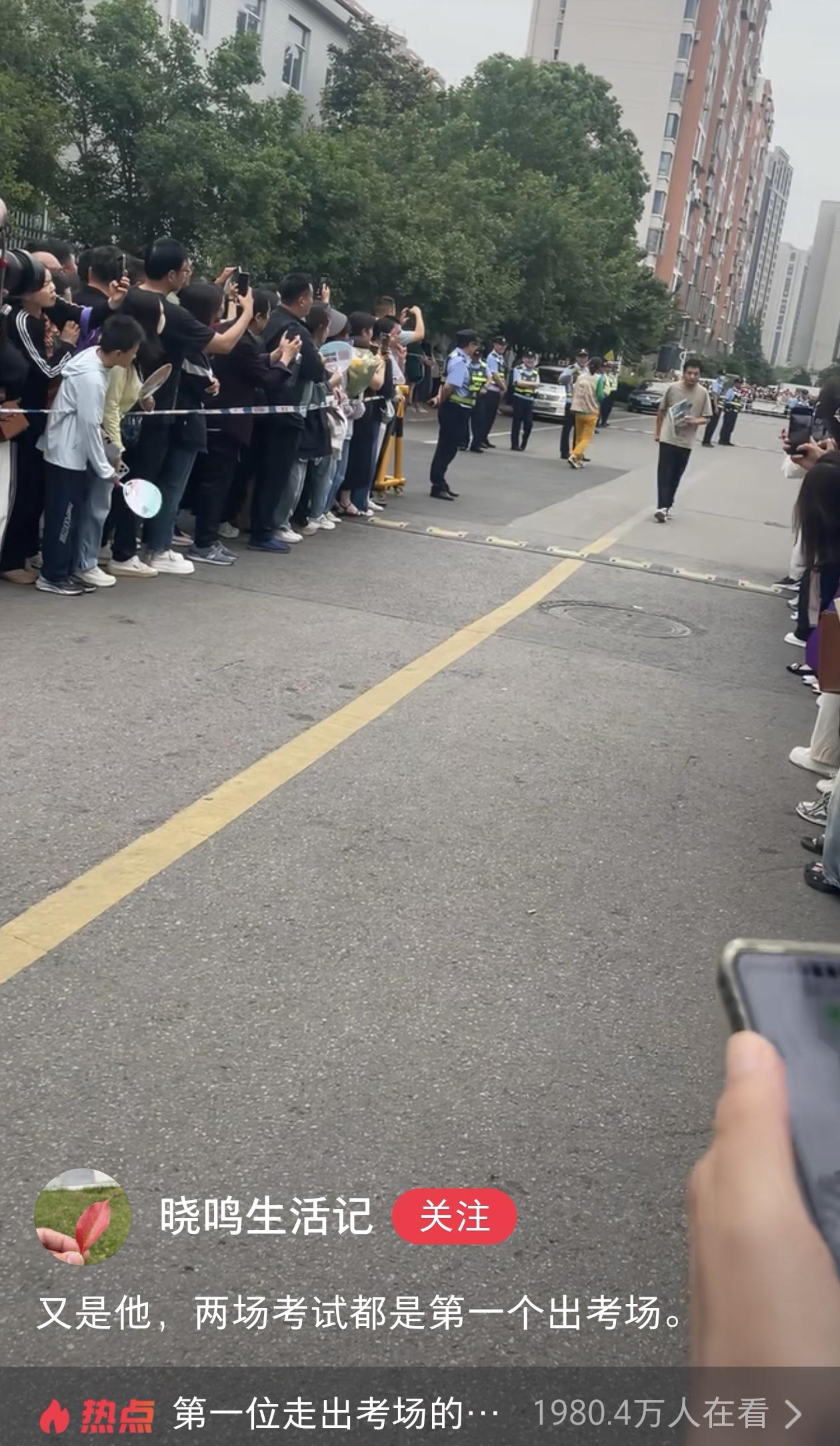 事实反复一再证明，第一个走出考场的基本上都不会是学霸，只是跑得快而已。