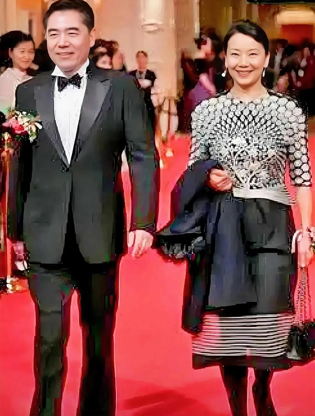 这一对夫妻，娱乐圈几乎没有不好的评价的，也太厉害了！看这俩人，都快七十岁了，岁