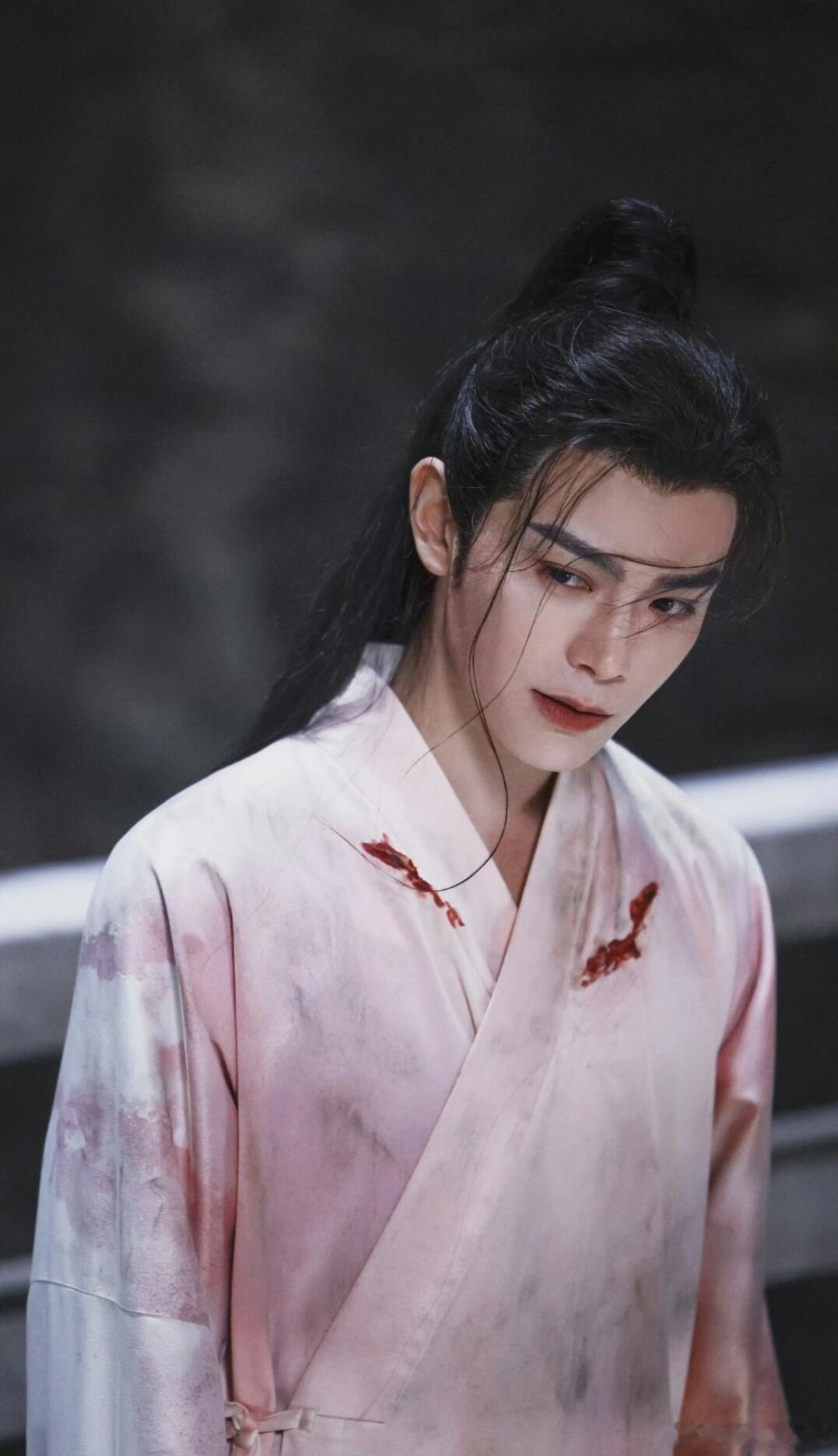 丁禹兮接点幸福小孩吧丁禹兮的破碎感已封神，是时候解锁他的治愈线了。做一个眉梢带笑