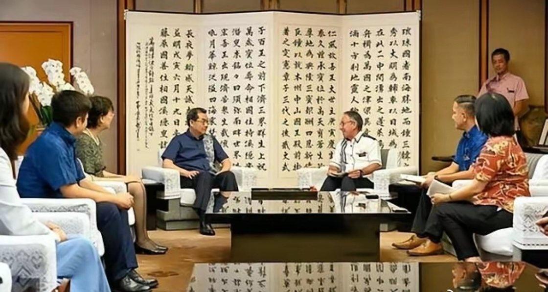 琉球继续接触中国，日本政界很紧张，担心琉球独立，西太平洋不保​最近琉球又开始举
