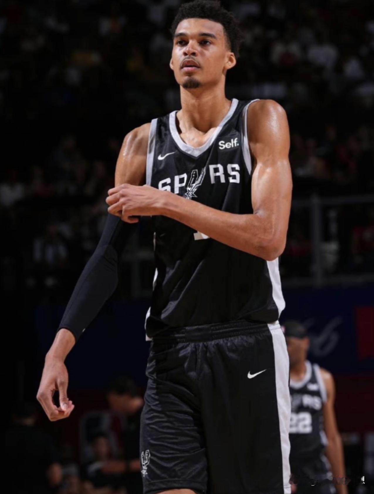 这五人究竟谁才是现役NBA最强球星？文班亚马真的稳了吗？约基奇（掘金）上