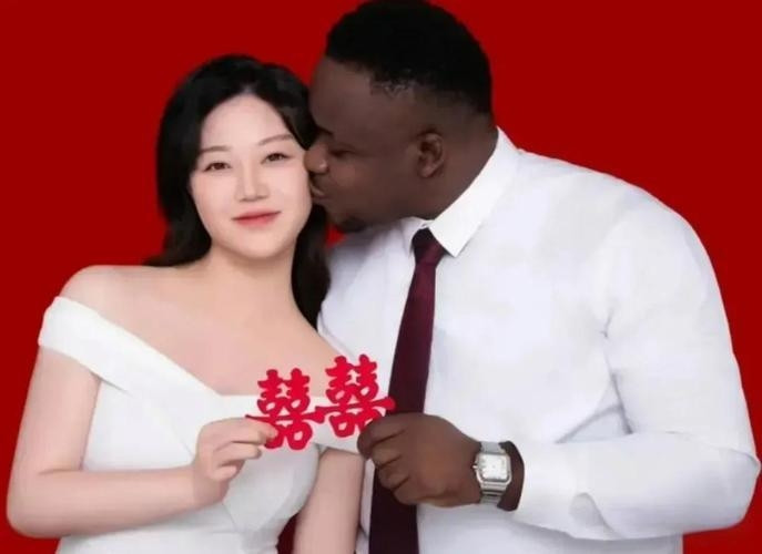 都2025年了，还有中国姑娘一门心思找黑人男友？真搞不懂她们咋想的！看看那些前车之鉴，多少姑娘被爱情