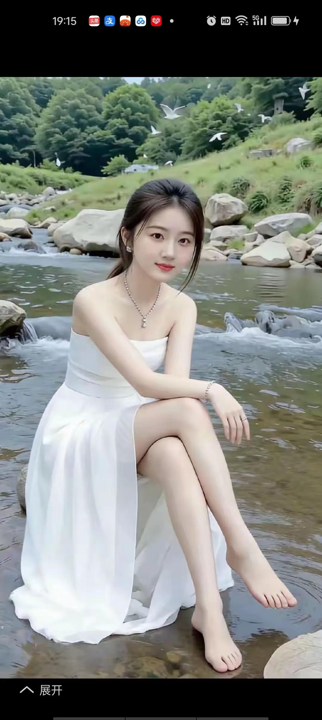 小美女：天高任鸟飞，海阔从鱼跃。你坐在河边小溪石头上，看着飞鸟掠过水面，鱼儿追逐