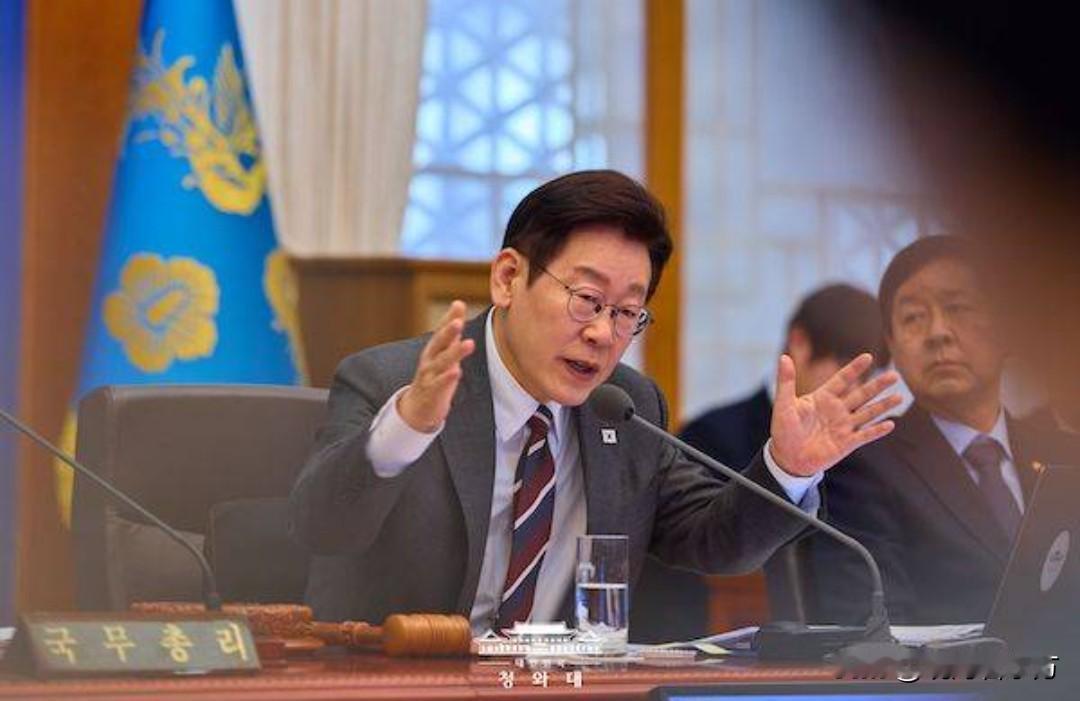 北京时间2月16日凌晨0:40韩国总统李在明再次就抑制多套房投资/投机政策对反对