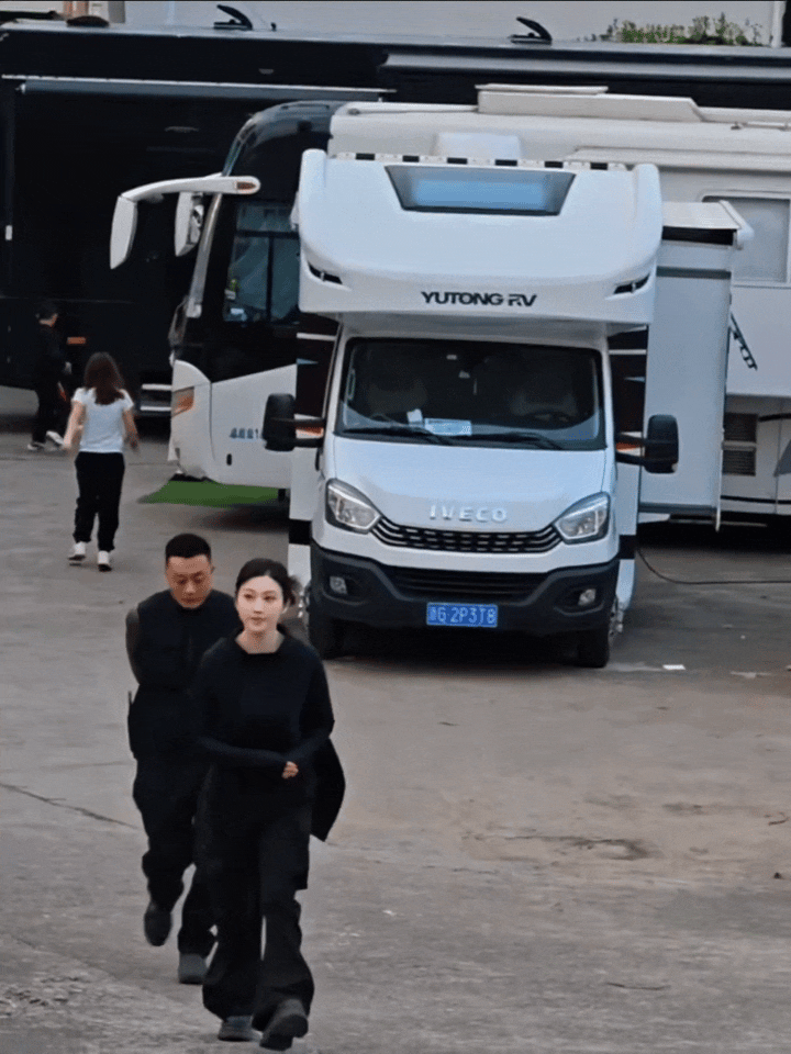 景甜越走越近，美的越来越清晰！