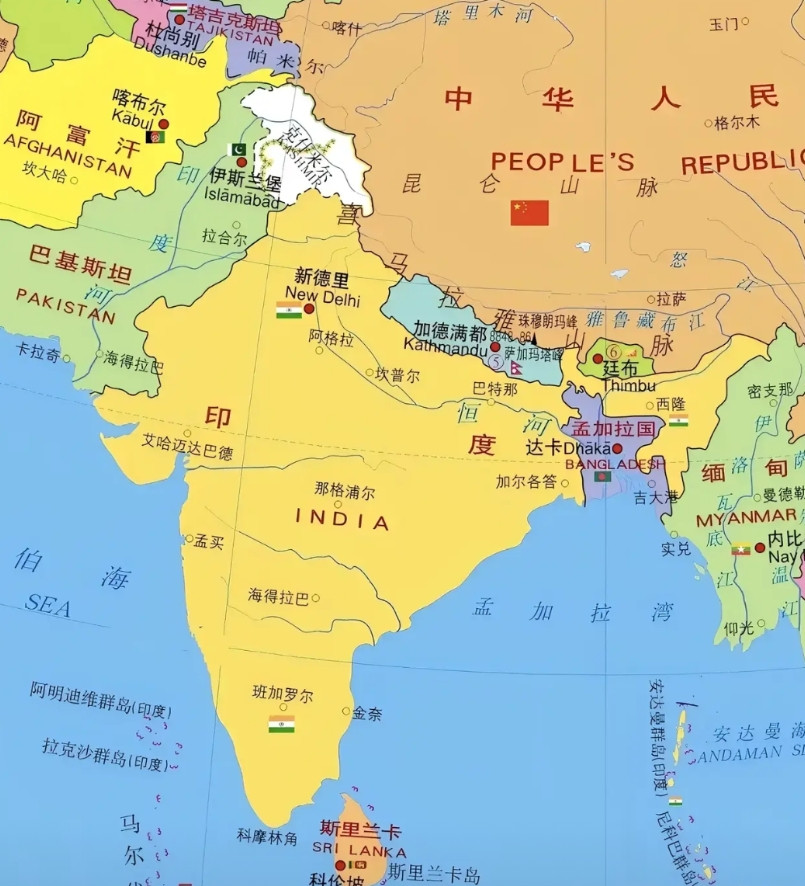 印度的地理位置很不错，独占一块大陆，平原面积广阔，耕地充足，但是他自然地理条件并