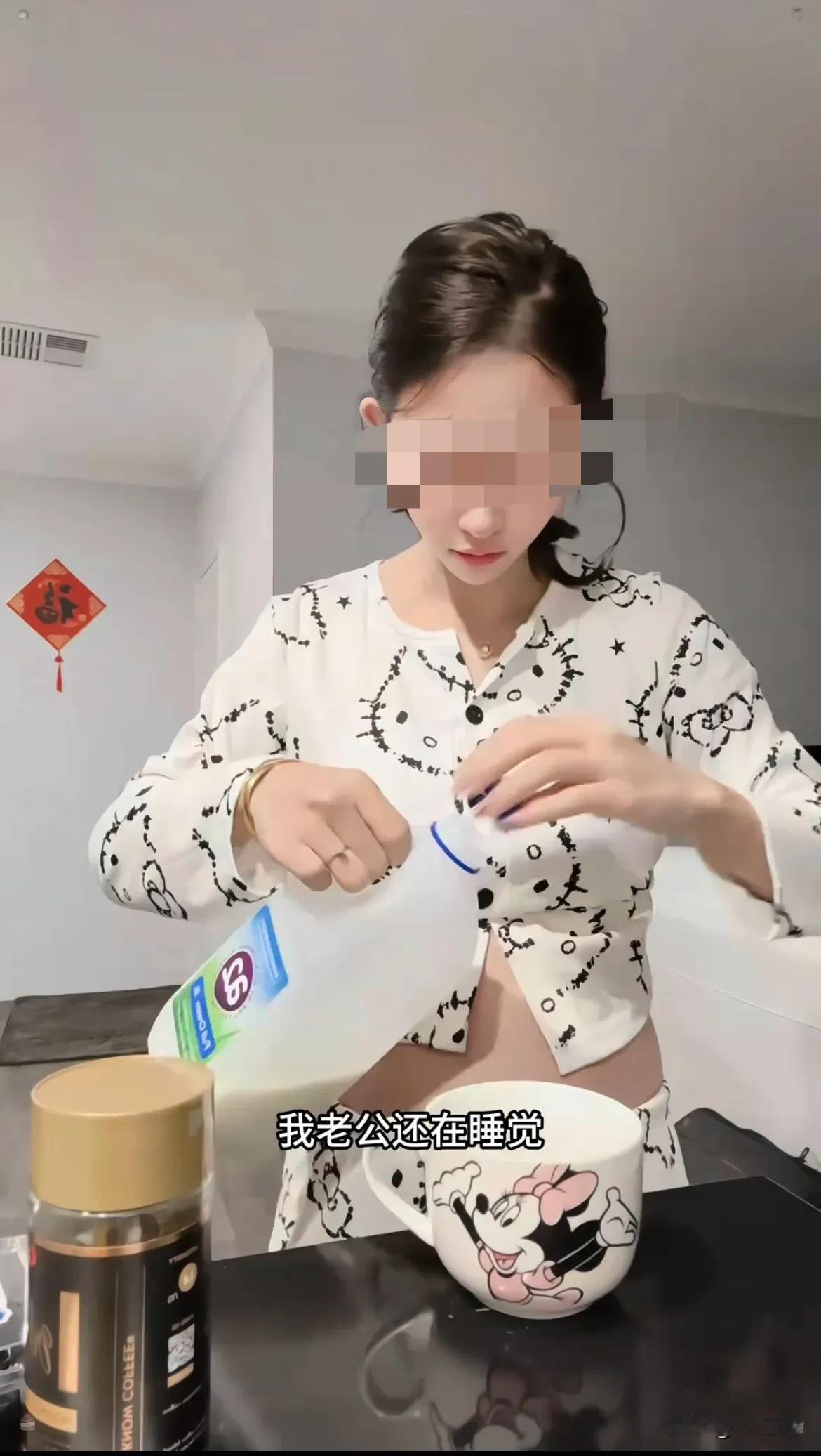 山东00后远嫁澳洲女网红上网分享了她为了给澳洲丈夫起床就有美味的爱心早餐吃不惜顶