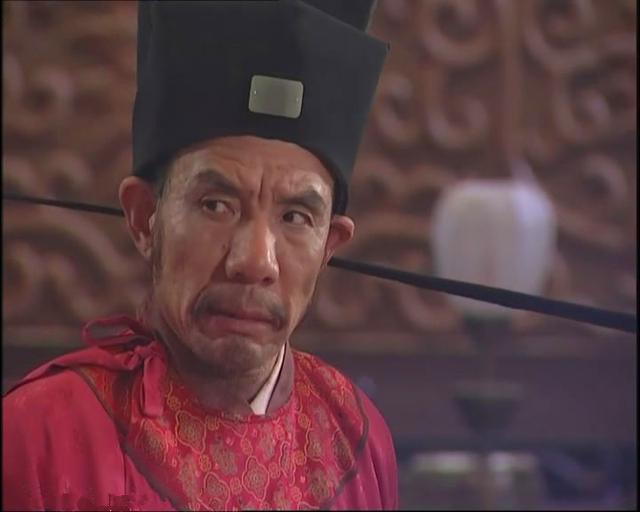 蔡京4岁就能把范仲淹的《岳阳楼记》倒背如流，妥妥的神童。高俅不过是个街头踢蹴鞠的