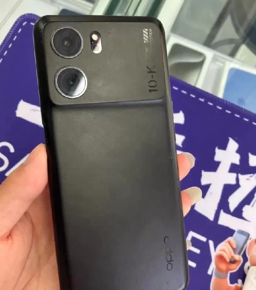 OPPOK10这块屏幕怎么样？简单来说：它用的是一块来自天马微电子