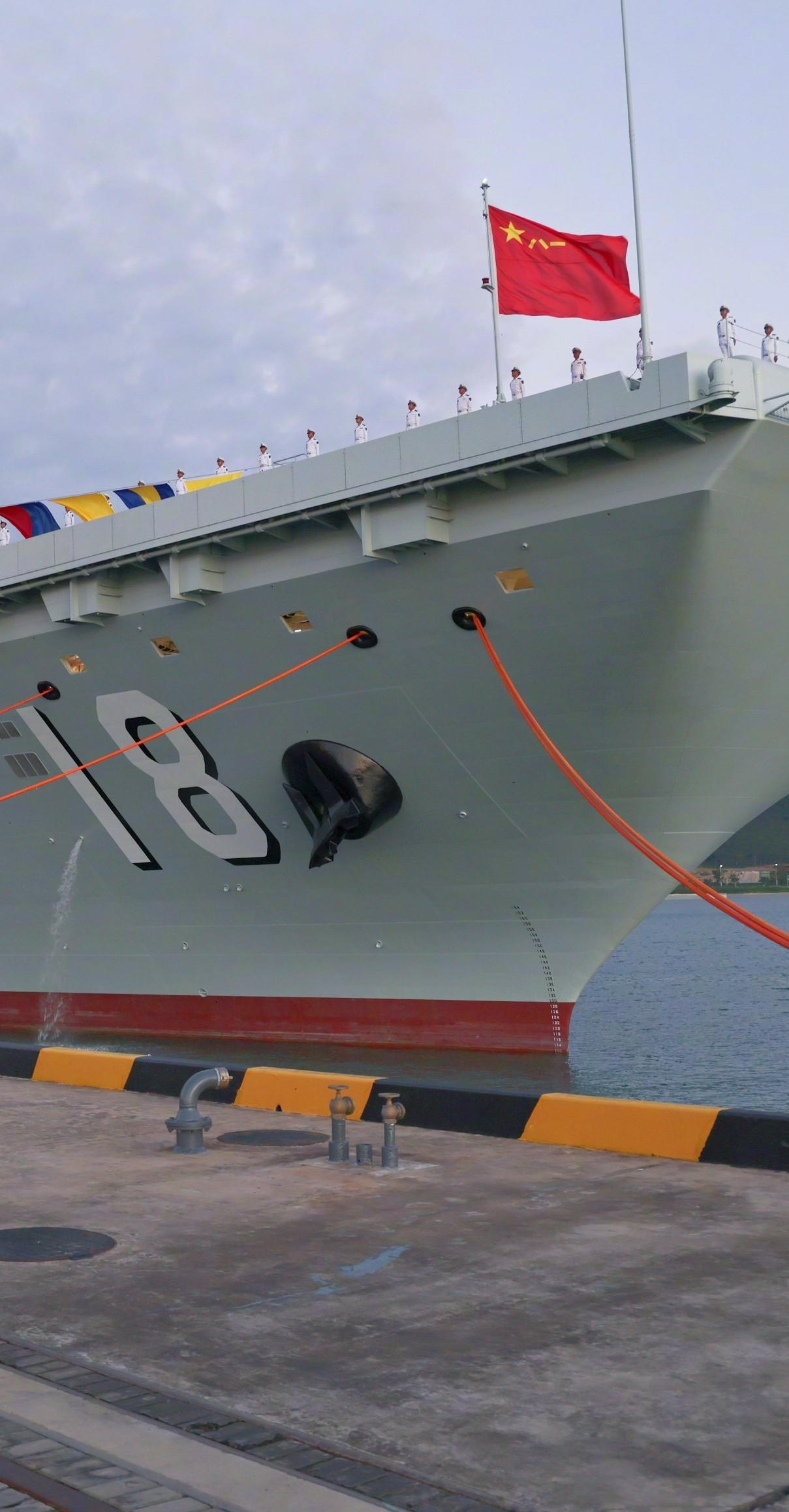 福建舰水线，极限吃水13米？[思考]来源见图烽火问鼎计划福建舰入列画面​​​