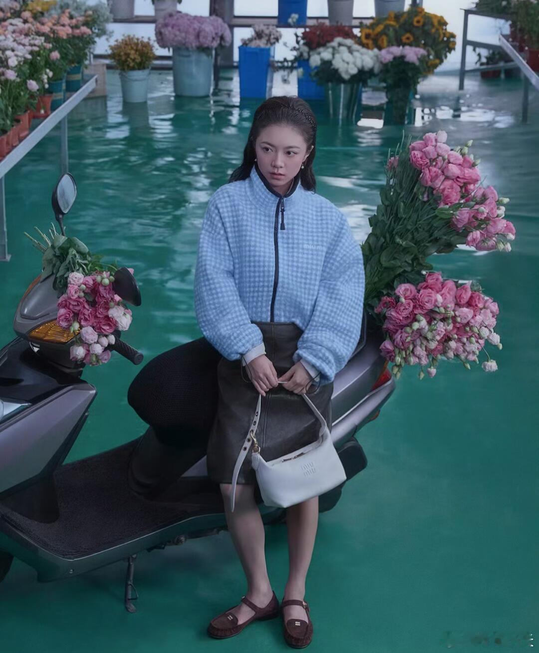 邻家小妹赵今麦硬闯时尚圈，miumiu七夕广告拍的……