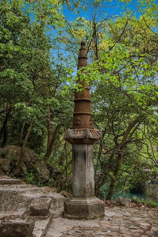 最近刷到消息说灵隐寺免费预约，很多人约到了但是不去。其实对于景点预约制度，我一直