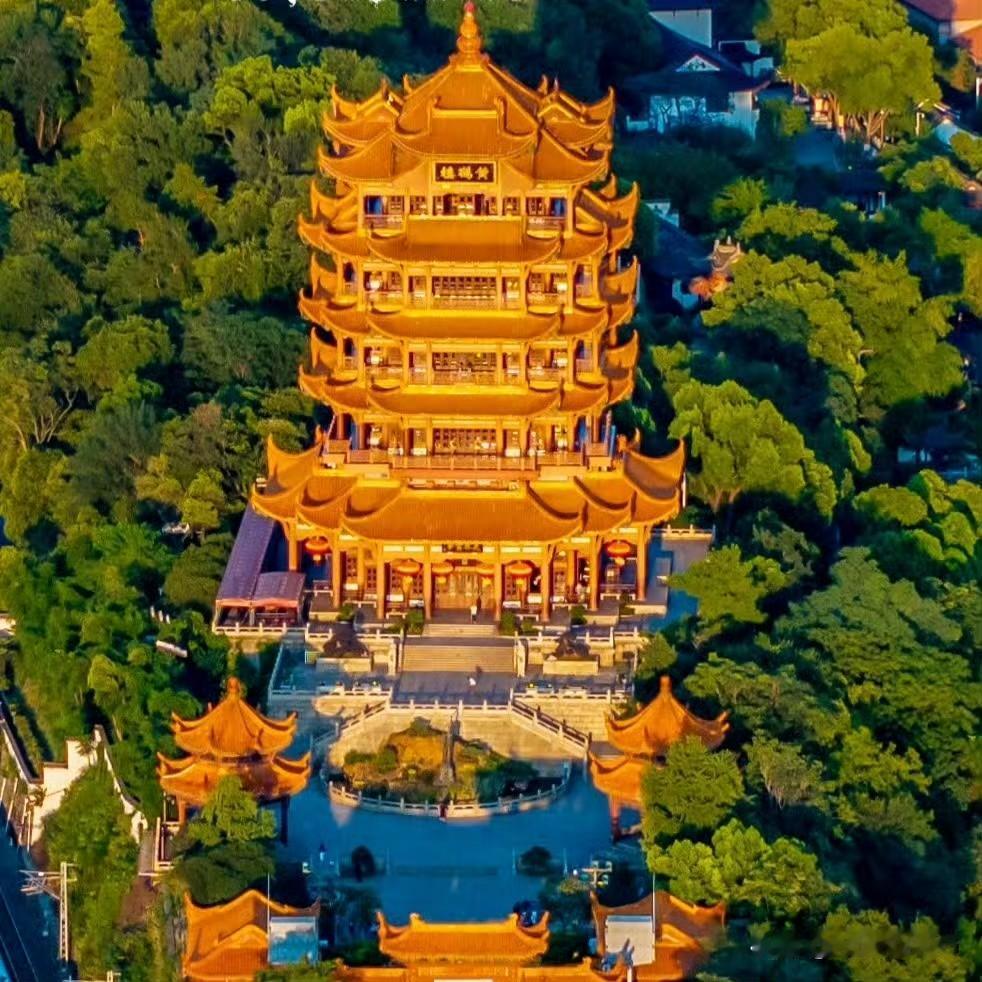 武汉这一年有多拼？继去年新增两条地铁线后，这片热土再度刷新出行方式——12号线部