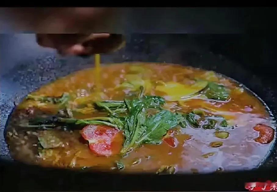 李子柒的一个手擀面视频，点击量过亿，普普通通的家常便饭，为什么那么多人喜欢看？