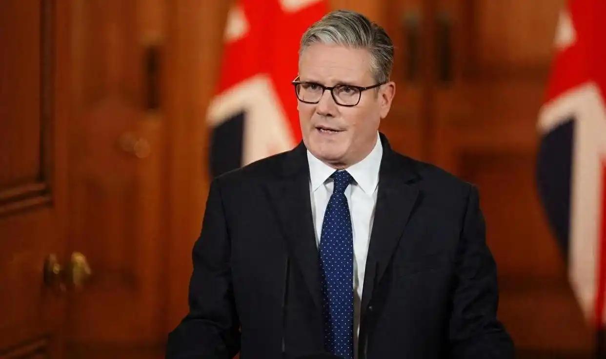 斯塔默访华一月，英方给中国一份对39家中企制裁名单。这才一个月不到，英国人直接来