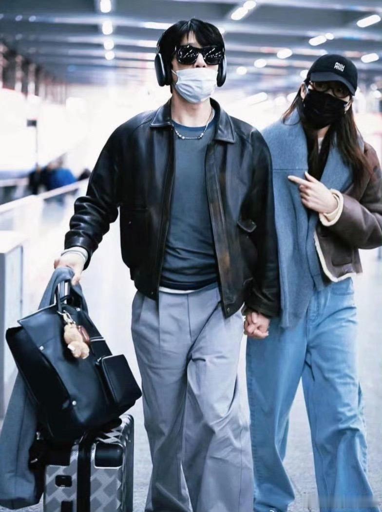 我并不知道你们这是怎么了……什么时候才能意识到刘雯是国际超模啊🙈刘雯避嫌