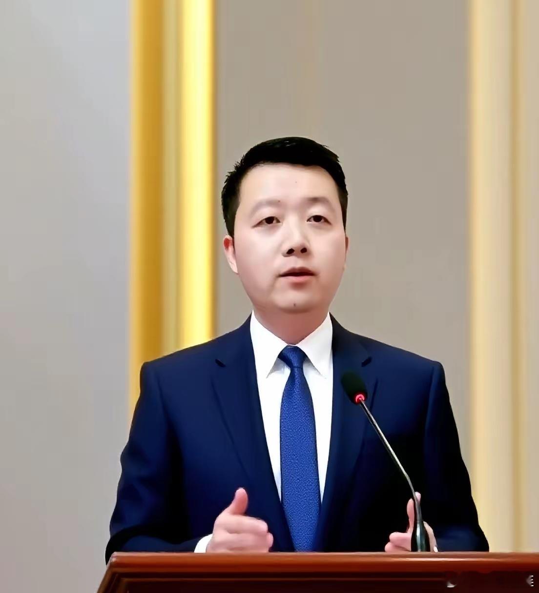 罗鸿那个建议，真是往油锅里泼了一盆水。他一句话挑明：爹妈在外面犯的错，凭什么要让
